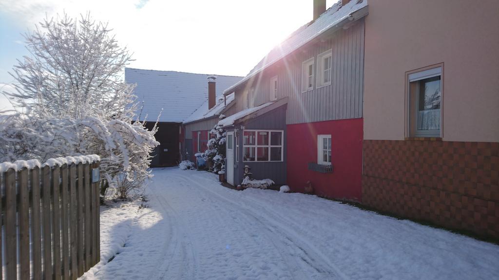Ferienhaus Vom Bahratal Хаузен Экстерьер фото