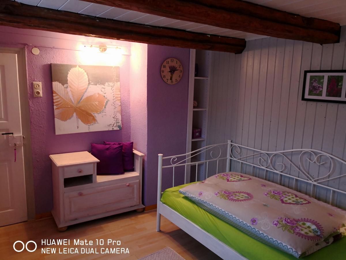 Ferienhaus Vom Bahratal Хаузен Экстерьер фото