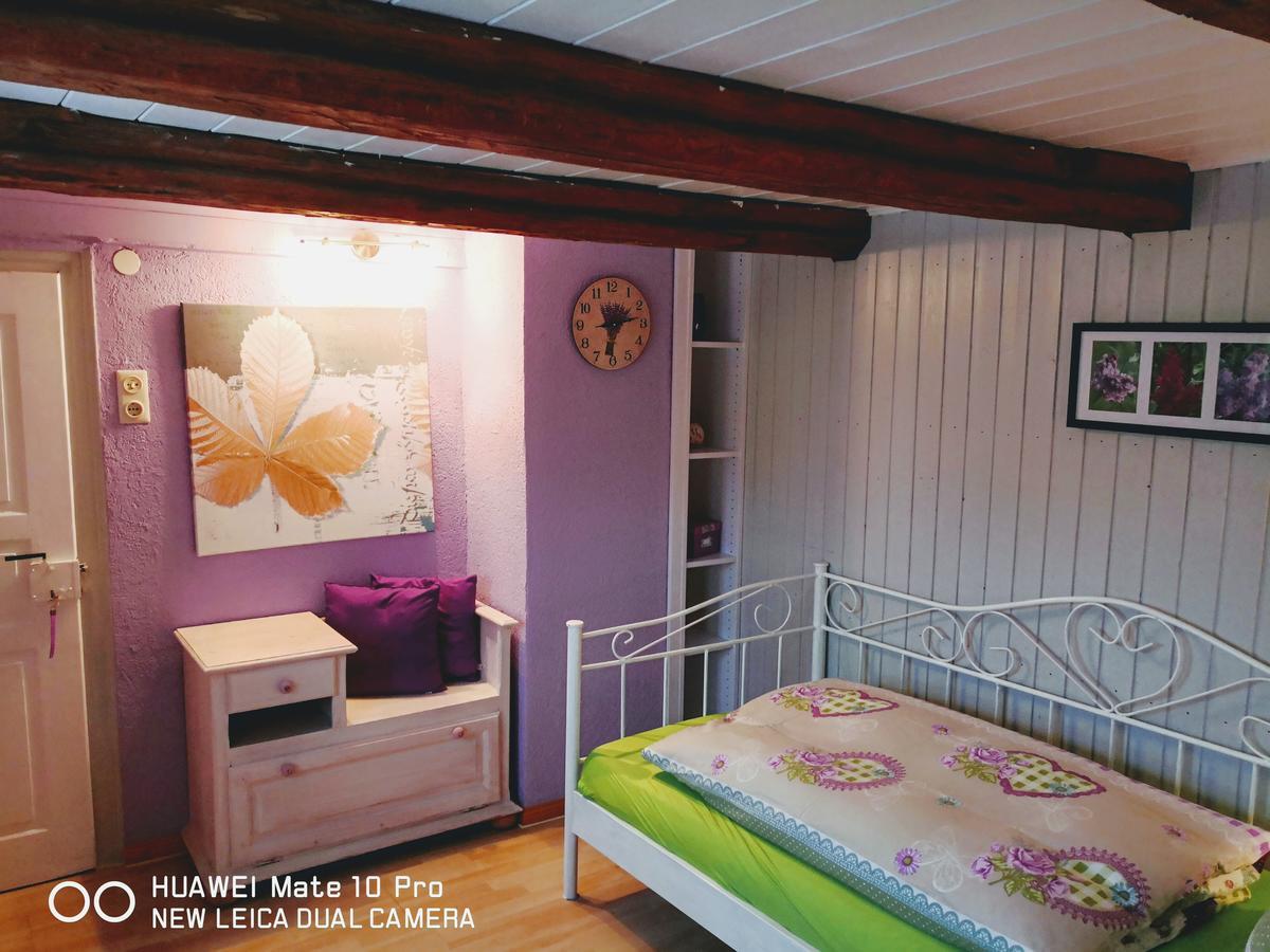 Ferienhaus Vom Bahratal Хаузен Экстерьер фото