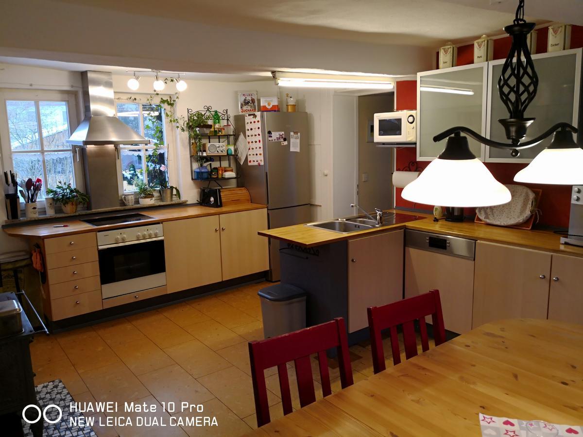 Ferienhaus Vom Bahratal Хаузен Экстерьер фото