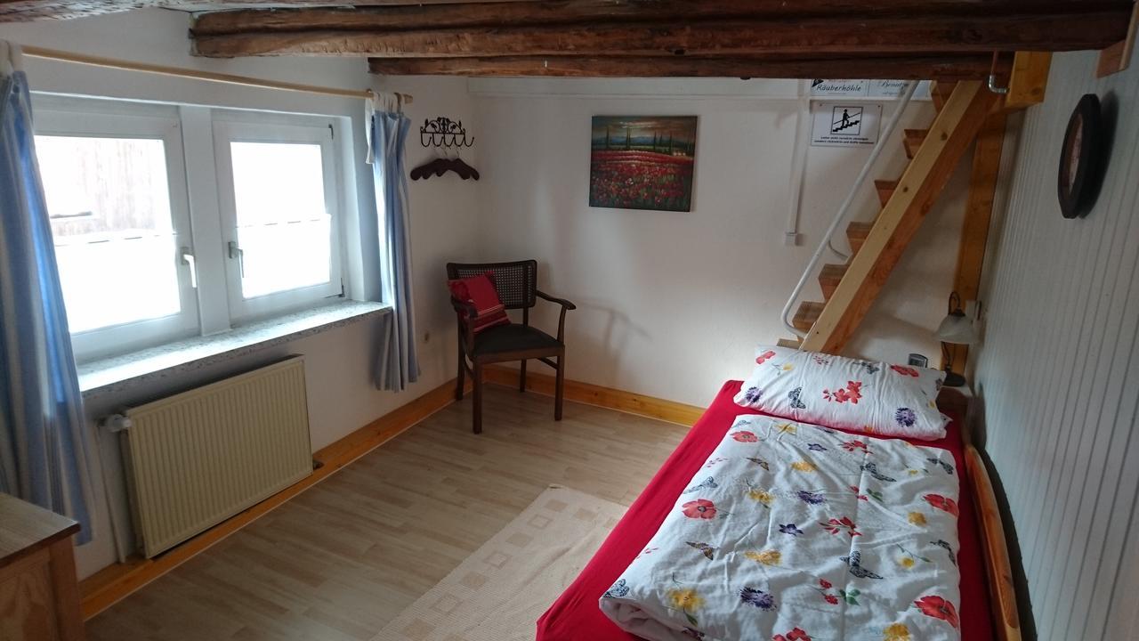 Ferienhaus Vom Bahratal Хаузен Экстерьер фото